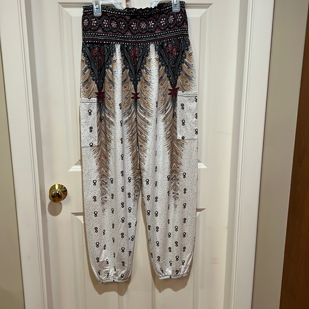 Woman’s boho decorative pants. Size XL. Pockets on both sides. Great for beach.